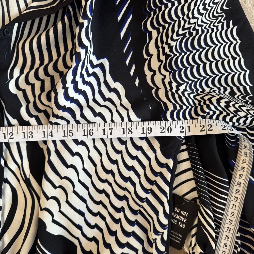 Black and White Patterned Blouse with Blue Accents - Picture 5 of 5